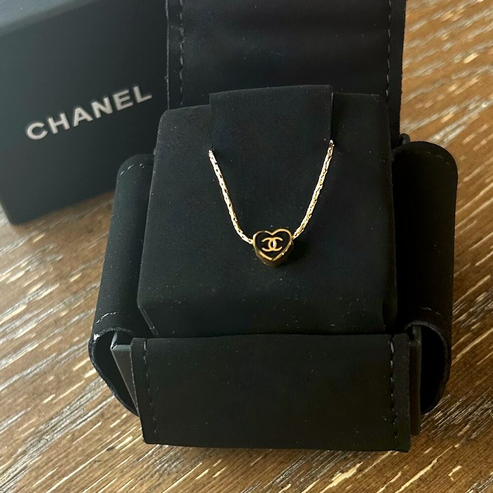 18K Gold Plated Chanel Black Enamel Heart Luxury CC Logo Gold Chain